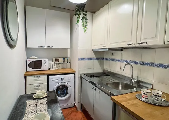 Apartment Sweet Bargello 3 *